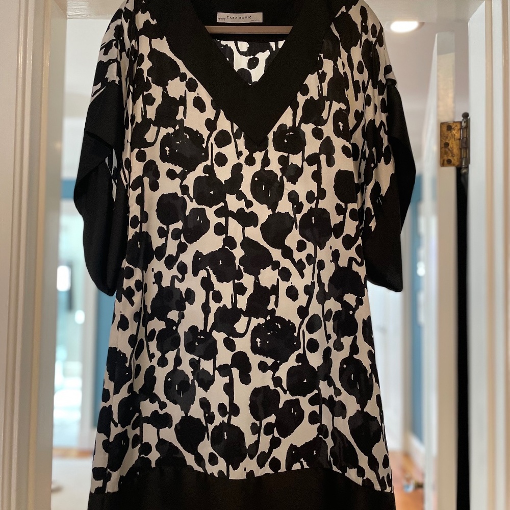 Zara floral dress - size small